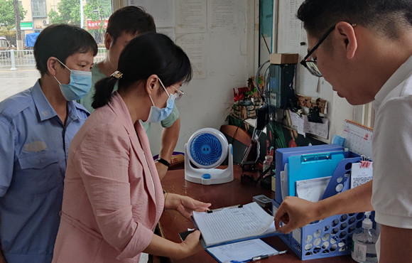 公司組織開展疫情防控安全檢查，全力筑牢戰(zhàn)“疫”防線